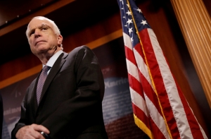 Высшие должностные лица Латвии выразили соболезнования семье Джона Маккейна