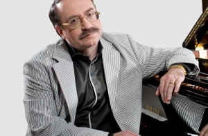 АНОНС: на радио Baltkom - джазовый пианист Даниил Крамер