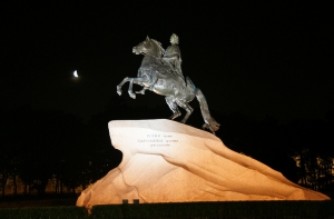 Над Медным всадником надругались вандалы-шашлычники