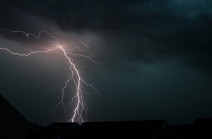 В Канаде молнии привели к 140 новым очагам пожаров