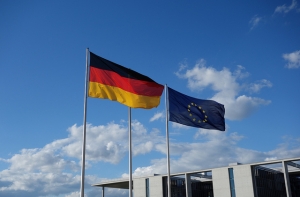 МИД Германии призвал Европу стать противовесом США