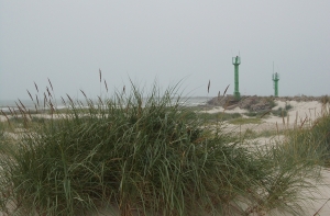 В Лиепае под обвалом песка на пляже погиб ребенок