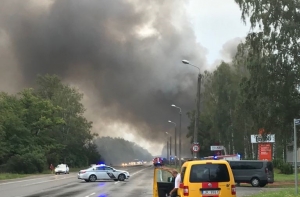 В Румбуле возник крупный пожар: движение по Маскавас ограничили