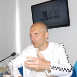 Бизнес: работать некому, пособия по безработице надо срочно сокращать