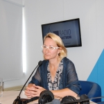 Министр культуры назвала условие, при котором перейдет на русский язык