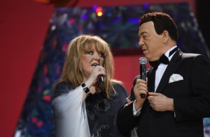 Пугачева и Галкин отреагировали на смерть Кобзона