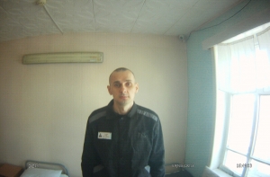 Голодающий украинский режиссер Сенцов стал почетным гражданином Парижа