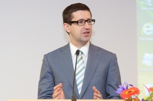 Домбровский: цель внешней политики Латвии - поссорить Запад с Россией