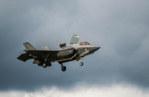 В интернете появилось видео крушения истребителя F-35