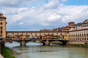 Во Флоренции туристам запретили есть на улицах - штраф до 500 евро