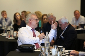 Левитс: все жалуются, но в Латвии еще никогда никто не жил так хорошо!