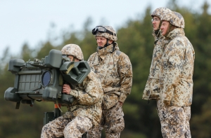 На оборону могут выделить дополнительные 2 млн евро