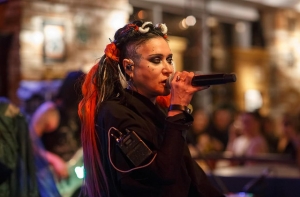 Линда на Baltkom: моя песня о прыжке со скалы - позитивная