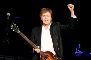 Маккартни впервые за 36 лет возглавил альбомный чарт Billboard