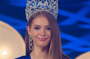 Девушка из Резекне удостоена титула на престижном конкурсе красоты