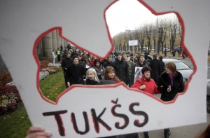 Ничего нового: большинство латвийцев недовольны работой политиков