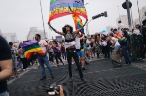 Десятки тысяч женщин вышли на акцию против «бразильского Трампа»