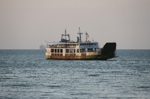 При крушении парома в Танзании погибло более 130 человек‍