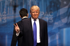 Трамп устроил перепалку с журналистом NYT