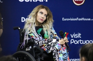 Юлия Самойлова опровергла намерение эмигрировать из России