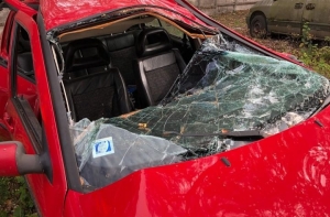 Лихачи на дорогах: жаркое лето вызвало в Латвии волну ДТП