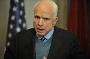 Быть или не быть улице Маккейна в Риге? Решение примут до октября