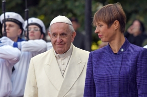 Папа римский Франциск завершает визит в страны Балтии