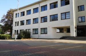 Родителям страшно: в юрмальской школе каждый день срабатывает сигнал тревоги