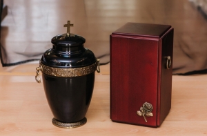 СМИ: латвийцы все чаще выбирают кремацию из-за переполненных кладбищ