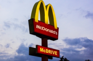 В США при стрельбе в McDonald’s погиб один человек и четверо пострадали