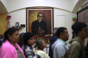 Папа римский канонизировал понтифика Павла VI и убитого архиепископа Ромеро