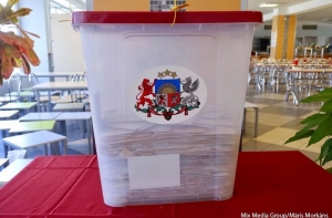 Латвийцев призвали голосовать, чтобы не повторился сценарий Украины