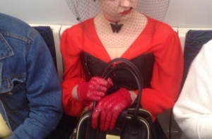 Странные пассажиры метро!