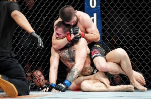 СМИ сообщили о временной дисквалификации Нурмагомедова и Макгрегора