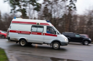 В Петербурге микроавтобус столкнулся с грузовиком, есть погибшие