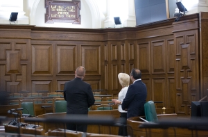 Экономист: в латвийской политике нет личностей, как Черчилль или Де Голль