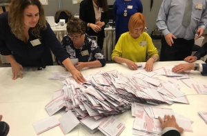 Нацблок опережает Союз «зеленых» и крестьян