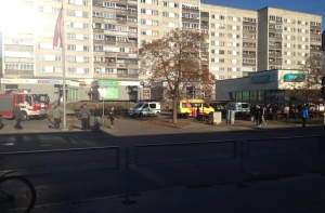 В Вецмилгрависе автомобиль въехал в витрину магазина Drogas