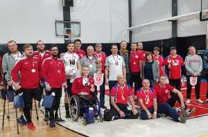 Сидячие волейболисты, которым собирали на билет до Москвы, выиграли золото