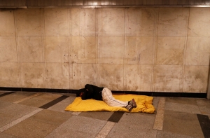 Венгерским бездомным за ночевку на улице отныне грозит тюрьма