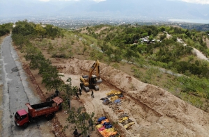 В Индонезии число погибших при землетрясении возросло до 1200 человек