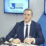 Домбрава: гражданством нельзя раскидываться, его надо заслужить