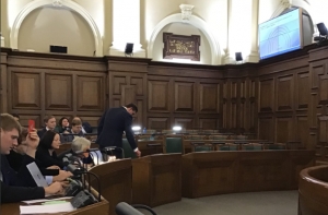 В соцсетях жалуются на «президентские» замашки Кайминьша