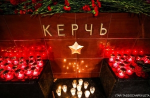 В Керчи началась церемония прощания с жертвами массового убийства