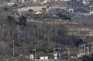 КНДР и Южная Корея приступили к демонтажу пограничных постов