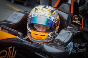 Немецкая гонщица попала в аварию во время гран-при «Формулы-3»