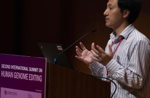 Скандальный ученый защитил эксперимент с геномом детей