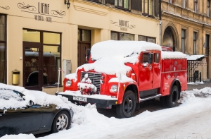 Первый снег: в Риге вся спецтехника приведена в готовность
