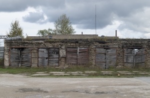 В Риге у гаражей найден труп бездомной женщины