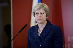 Мэй призналась, что стакан виски помог ей пережить утверждение Brexit